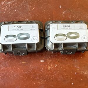 Ridge Platinum Rounded Rings - Sleek Silver and Black